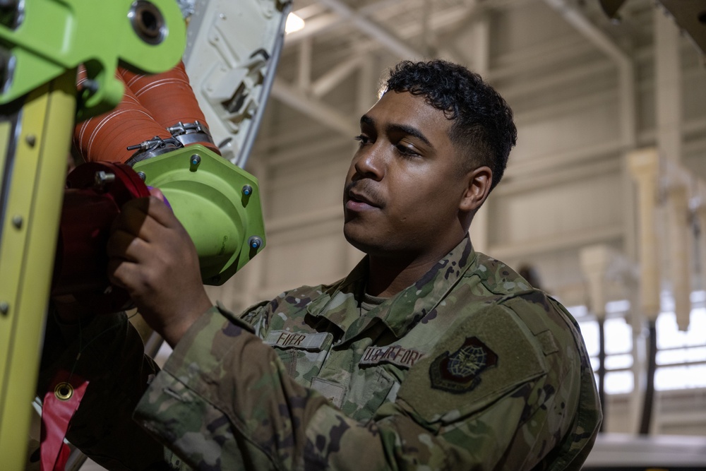 KC-46 Fuel Tank Removal