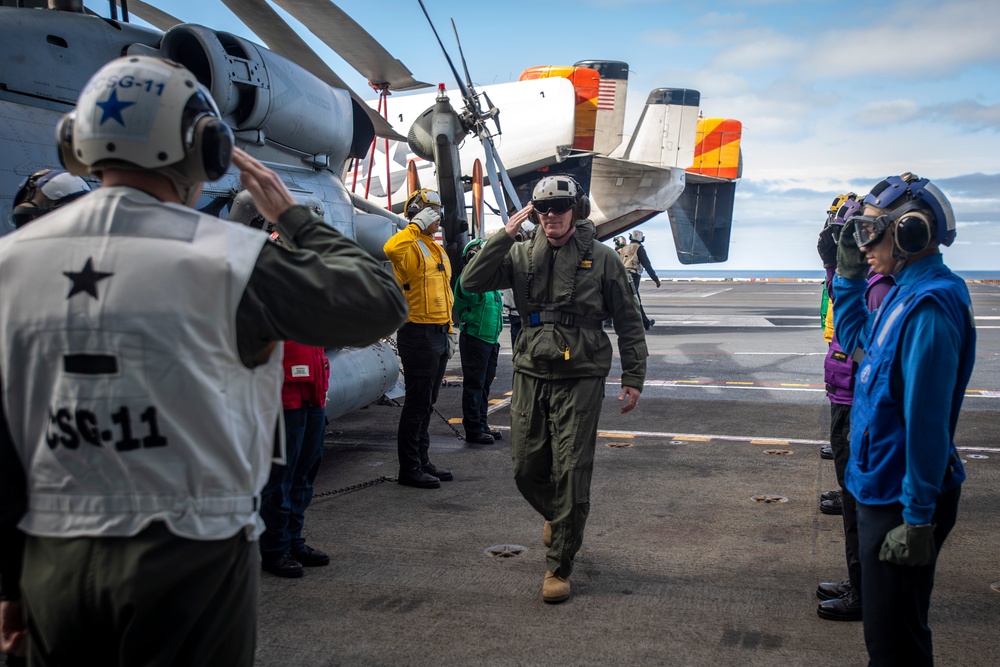 Commander of U.S. 3rd Fleet Visits Nimitz