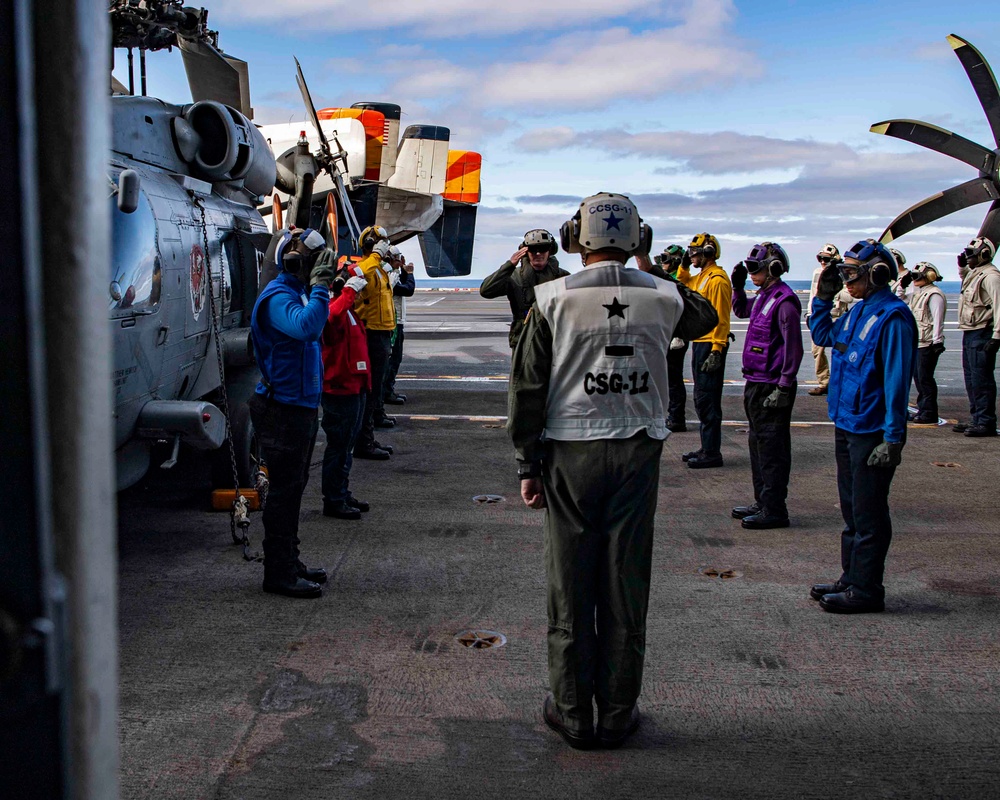 Commander of U.S. 3rd Fleet Visits Nimitz