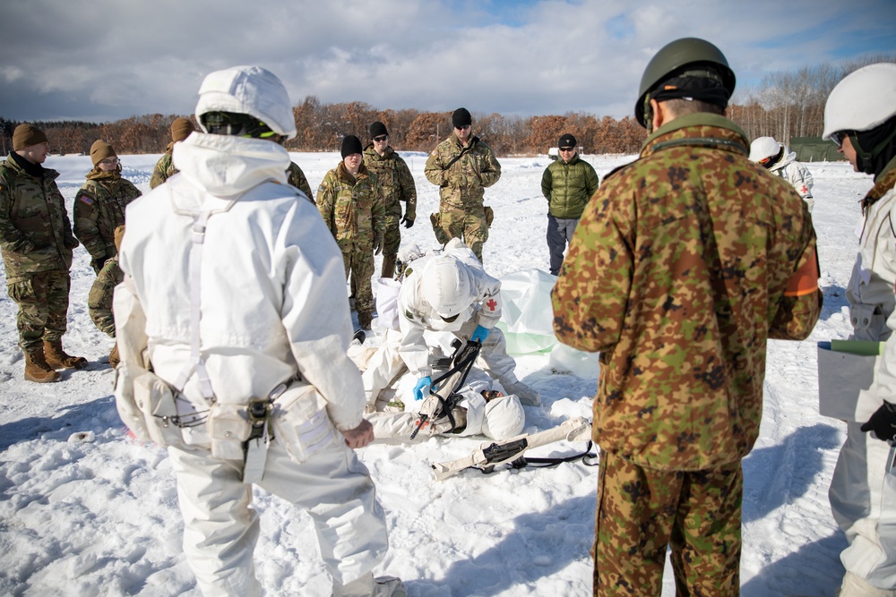 JGSDF Members Demonstrate Combat Casualty Care