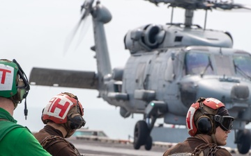 USS Carl Vinson (CVN 70) Conducts Routine Flight Operations in the South China Sea