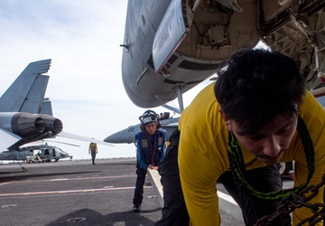 USS Carl Vinson (CVN 70) Conducts Routine Operations in the South China Sea