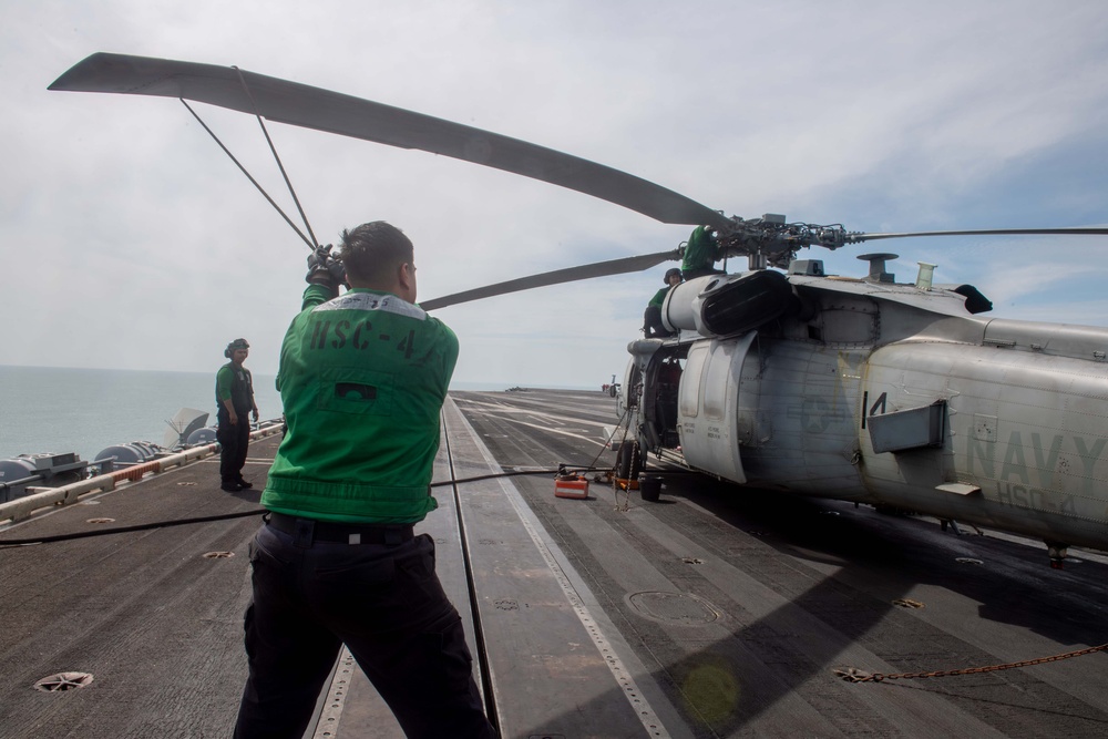 USS Carl Vinson (CVN 70) Conducts Routine Operations in the South China Sea