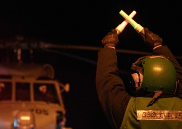 Wayne E. Meyer Conducts Flight Operations
