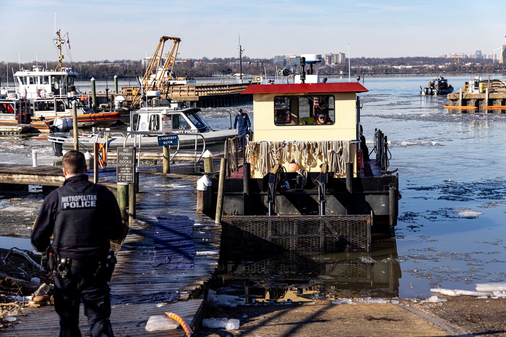 U.S. Army Corps of Engineers supports response and recovery operations following Potomac River Aviation Incident