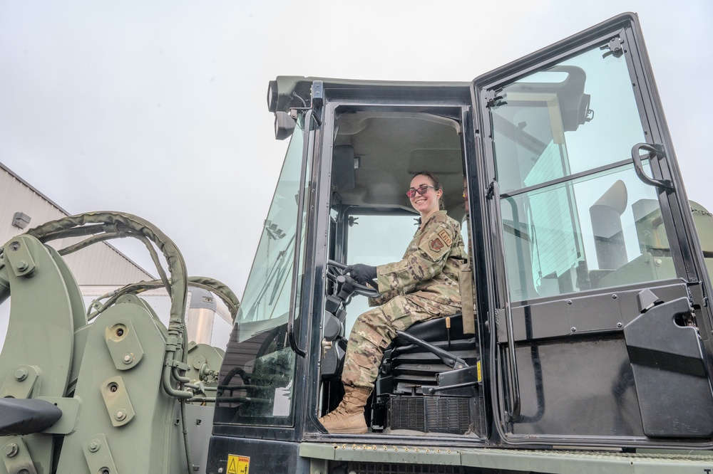 446th AW captain recognized as Military Reservist of the Year by U.S. Department of Transportation