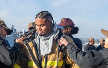 Padres Players Visit Makin Island