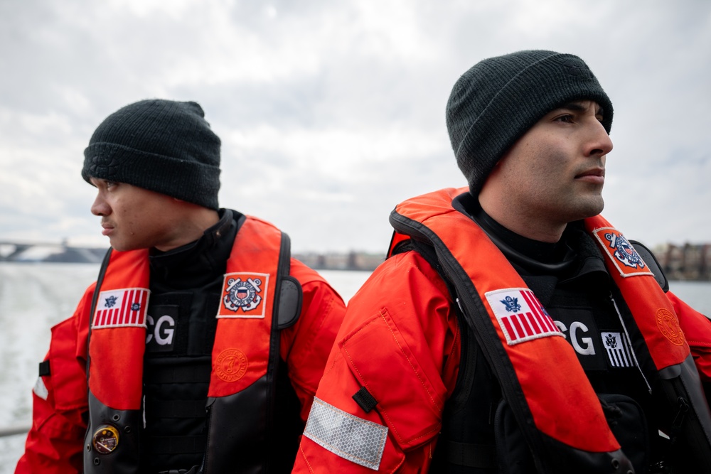 Coast Guard responds to aviation incident in the Potomac River