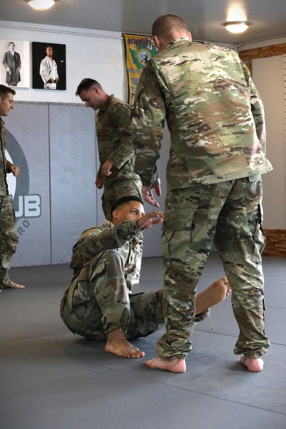 Washington National Guard Officer Candidates gain grappling skills in Phase II of OCS