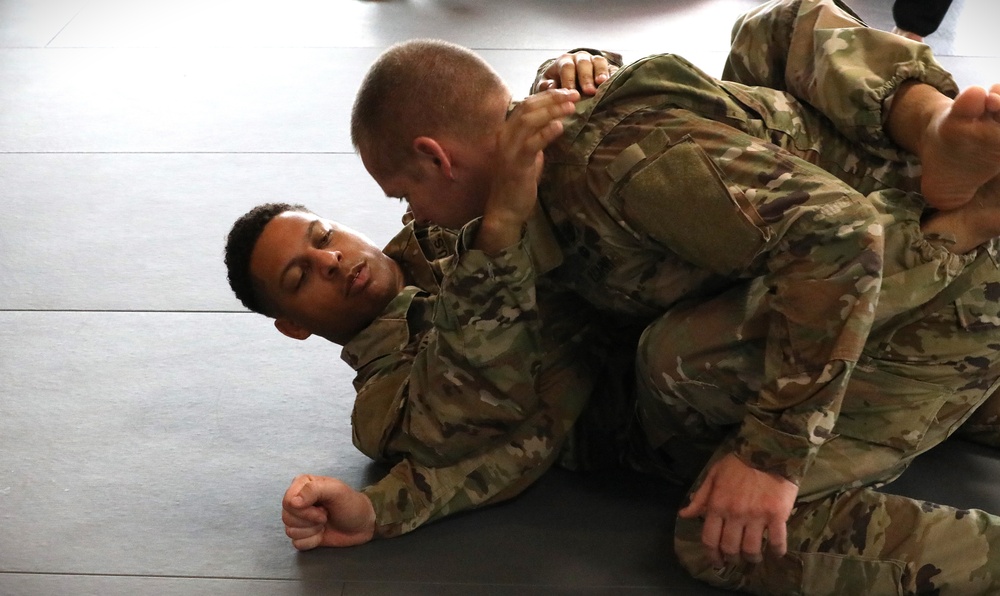 Washington National Guard Officer Candidates gain grappling skills in Phase II of OCS