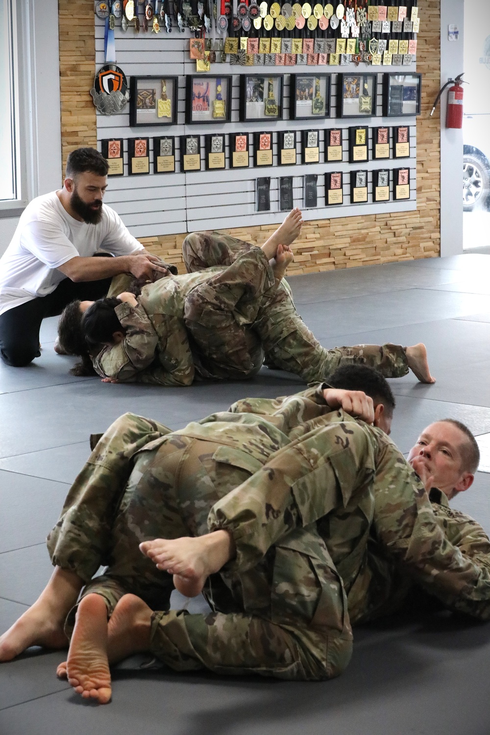 Washington National Guard Officer Candidates gain grappling skills in Phase II of OCS