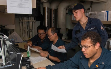 USS Sterett conducts routine operations as part of the Carl Vinson Carrier Strike Group