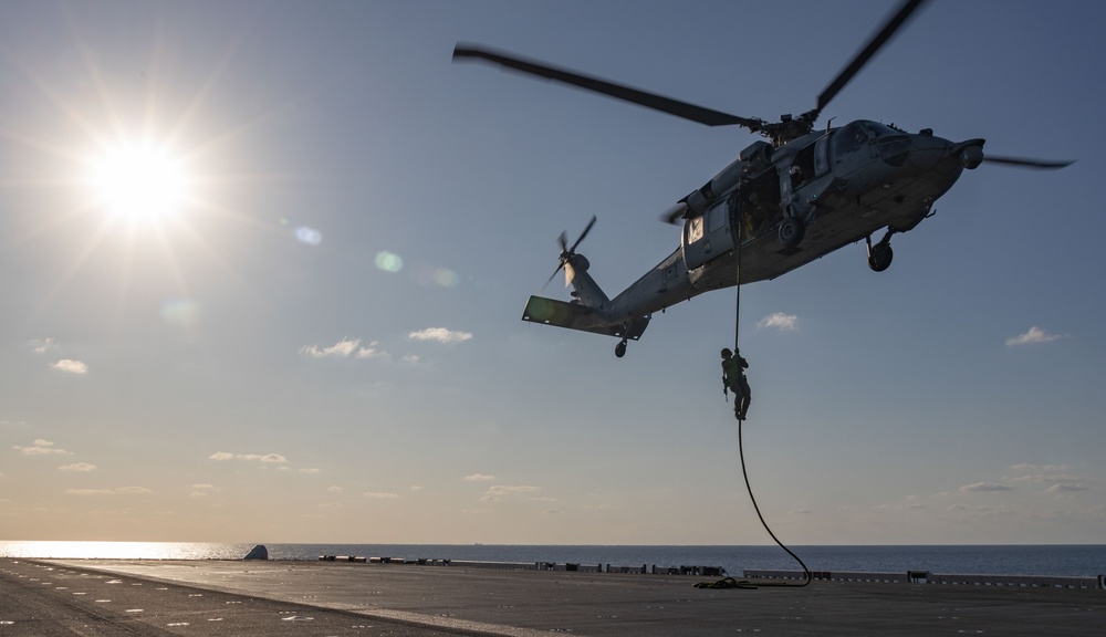 31st MEU | MRF conducts Fast Rope Sustainment