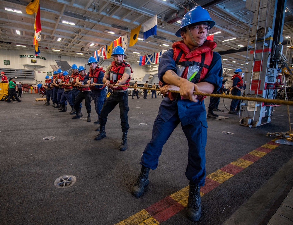 USS Carl Vinson (CVN 70) Conducts Routine Operations in the South China Sea