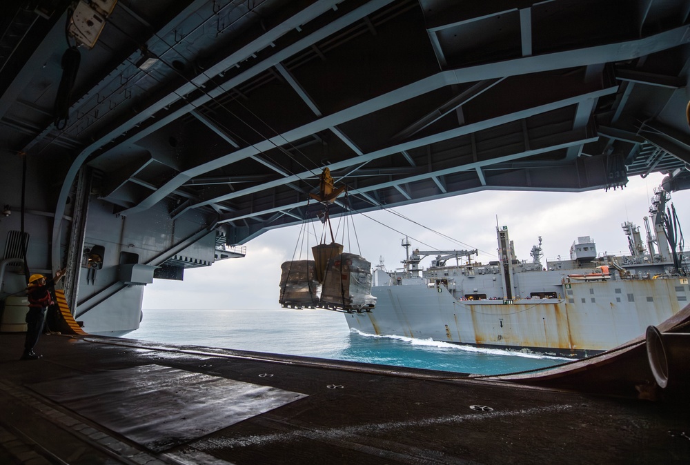 USS Carl Vinson (CVN 70) Conducts Routine Operations in the South China Sea