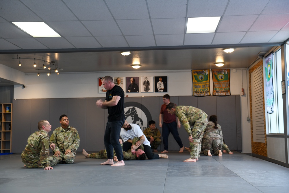 Washington National Guard Officer Candidates gain grappling skills in Phase II of OCS