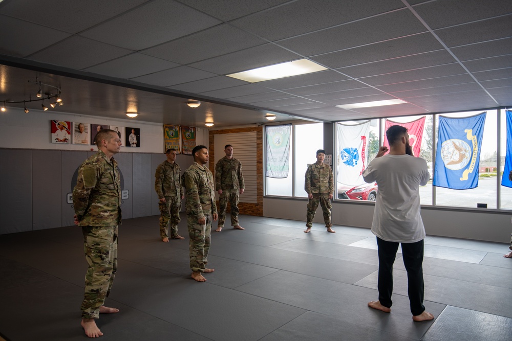 Washington National Guard Officer Candidates gain grappling skills in Phase II of OCS