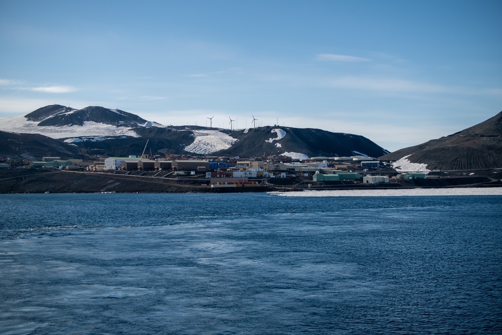 USCGC Polar Star (WAGB 10) conducts cutter boat and dive operations in Winter Quarters Bay during Operation Deep Freeze