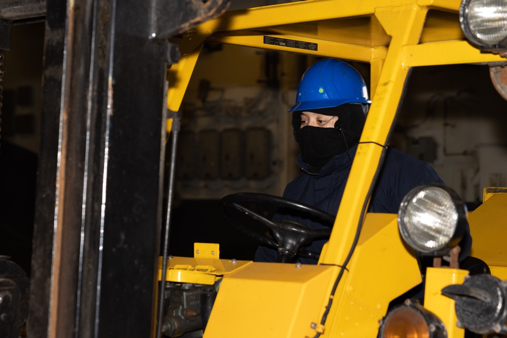 USS Wasp Conducts Ammo Offload