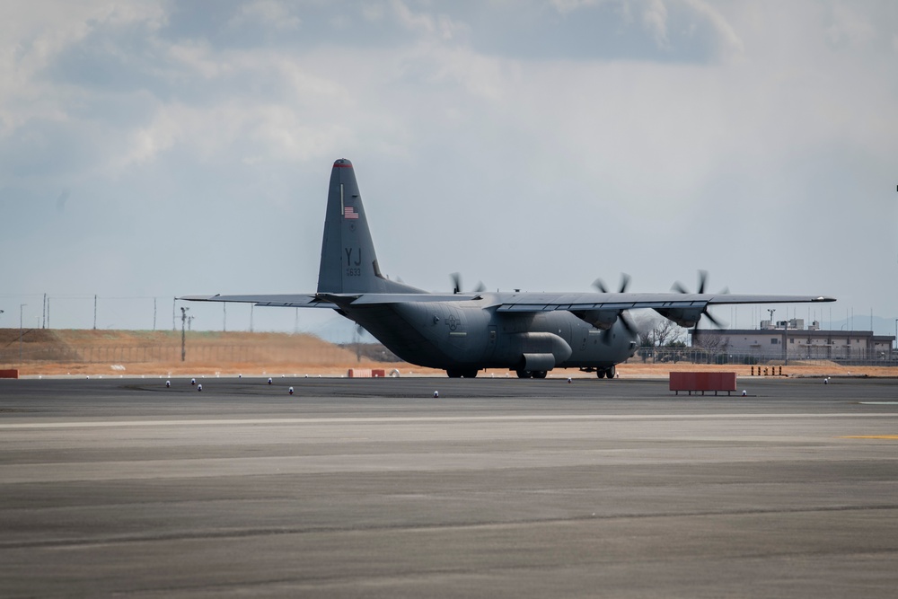 U.S. Marines, Airmen transport cargo to Guam
