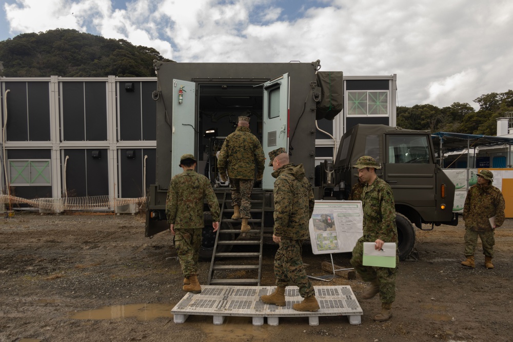 3rd MLG CG visits JGSDF Amphibious Rapid Deployment Brigade