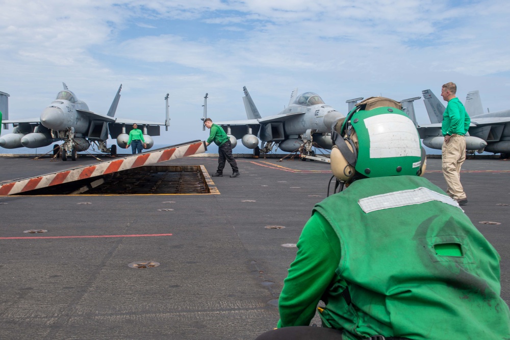 USS Carl Vinson (CVN 70) Conducts Routine Operations in the South China Sea