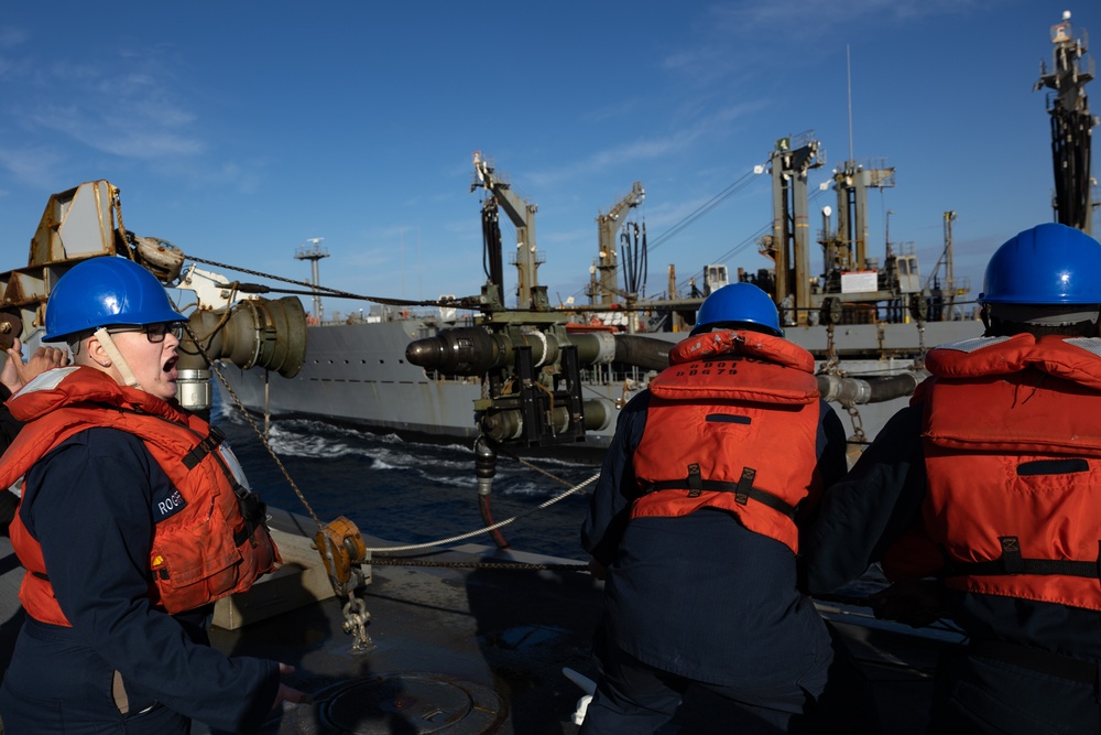 USS Oscar Austin (DDG 79) Verticle Replenishment