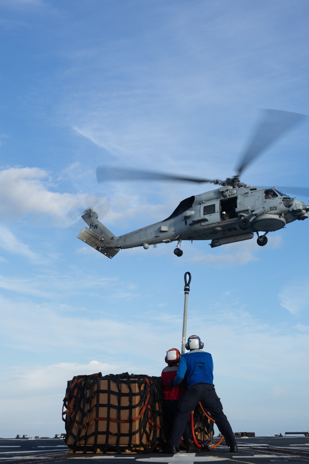 USS Oscar Austin (DDG 79) Verticle Replenishment