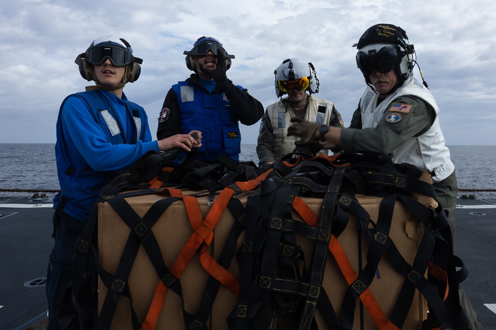 USS Oscar Austin (DDG 79) Verticle Replenishment