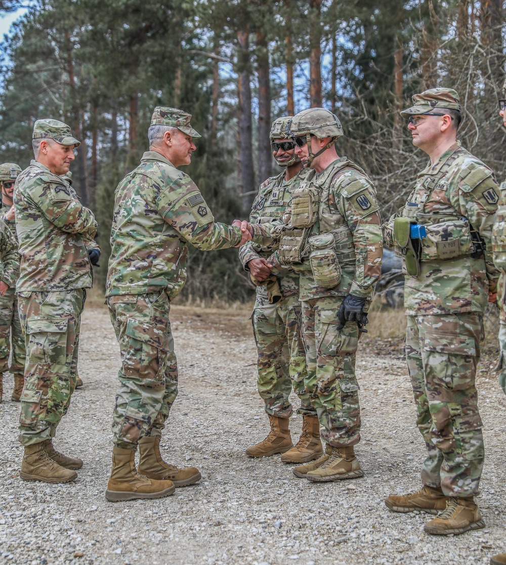 Lt. Gen. Charles David Costanza Visits 41st FAB Soldiers During Live Fire Exercise Evaluation