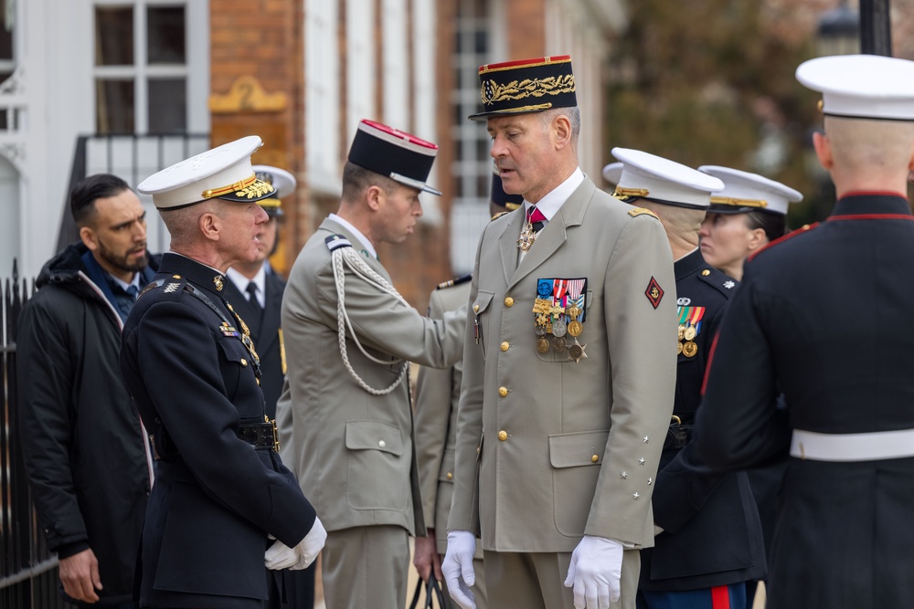 General Pierre Schill visits Marine Barracks Washington