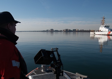 U.S. Coast Guard responding to Potomac River plane crash