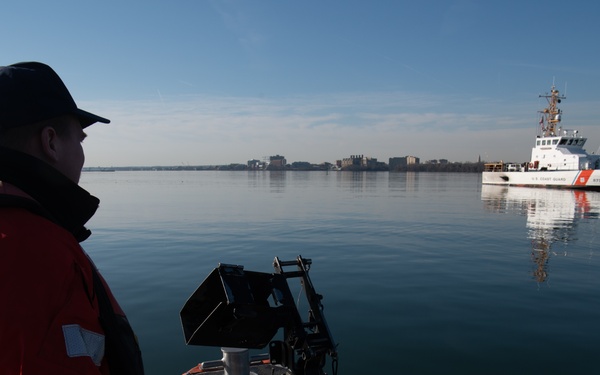 U.S. Coast Guard responding to Potomac River plane crash