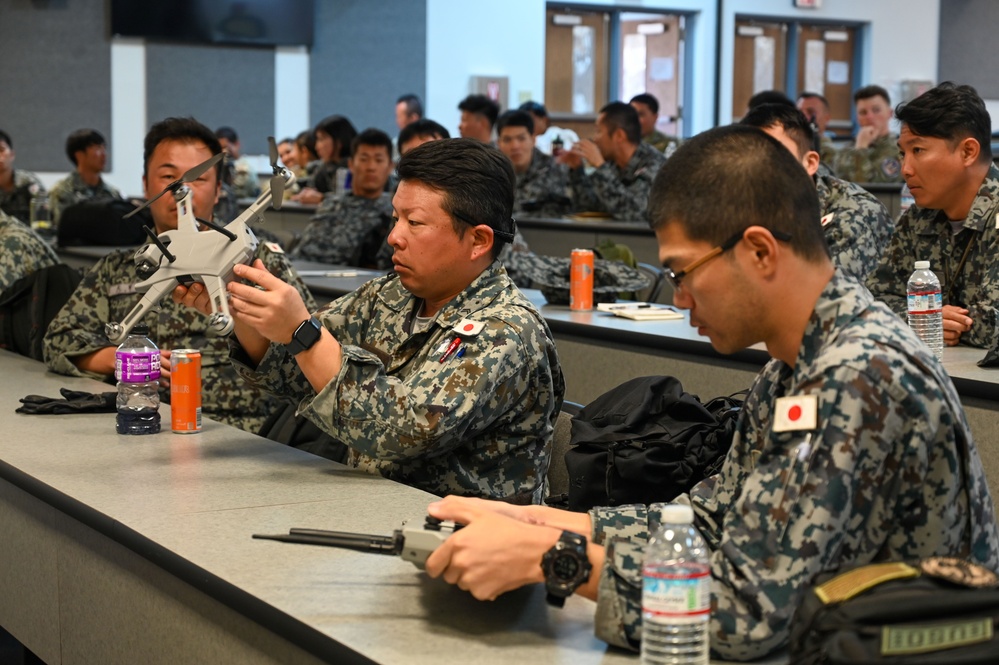 736, 36 SFS trains JASDF during Pacific Defender