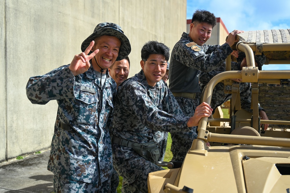 736, 36 SFS trains JASDF during Pacific Defender