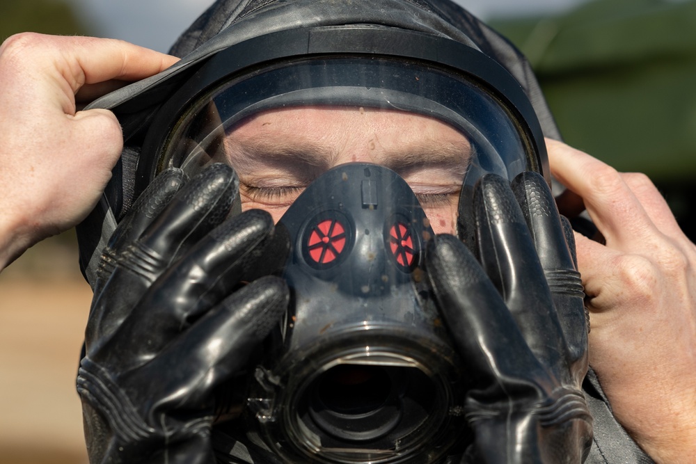 11th MEU and CLB 11 conduct simulated threat containment