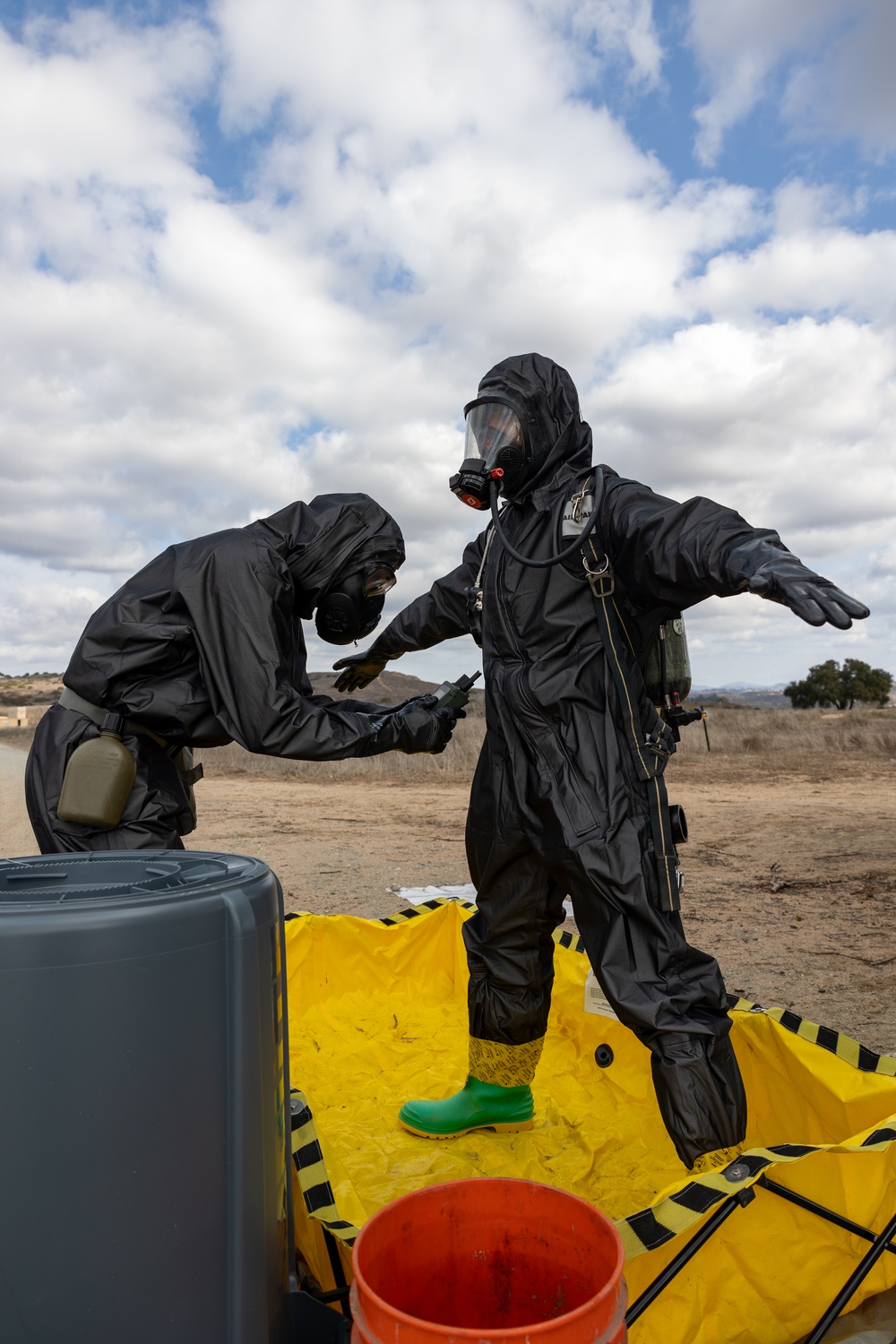 11th MEU and CLB 11 conduct simulated threat containment