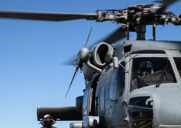 Wayne E. Meyer Conducts Flight Operations