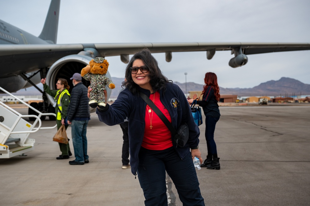 Nellis, Creech honorary commanders ride RAF Voyager during Red Flag-Nellis 25-1
