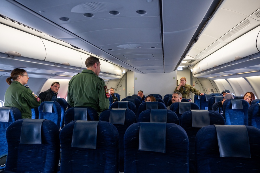 Nellis, Creech honorary commanders ride RAF Voyager during Red Flag-Nellis 25-1