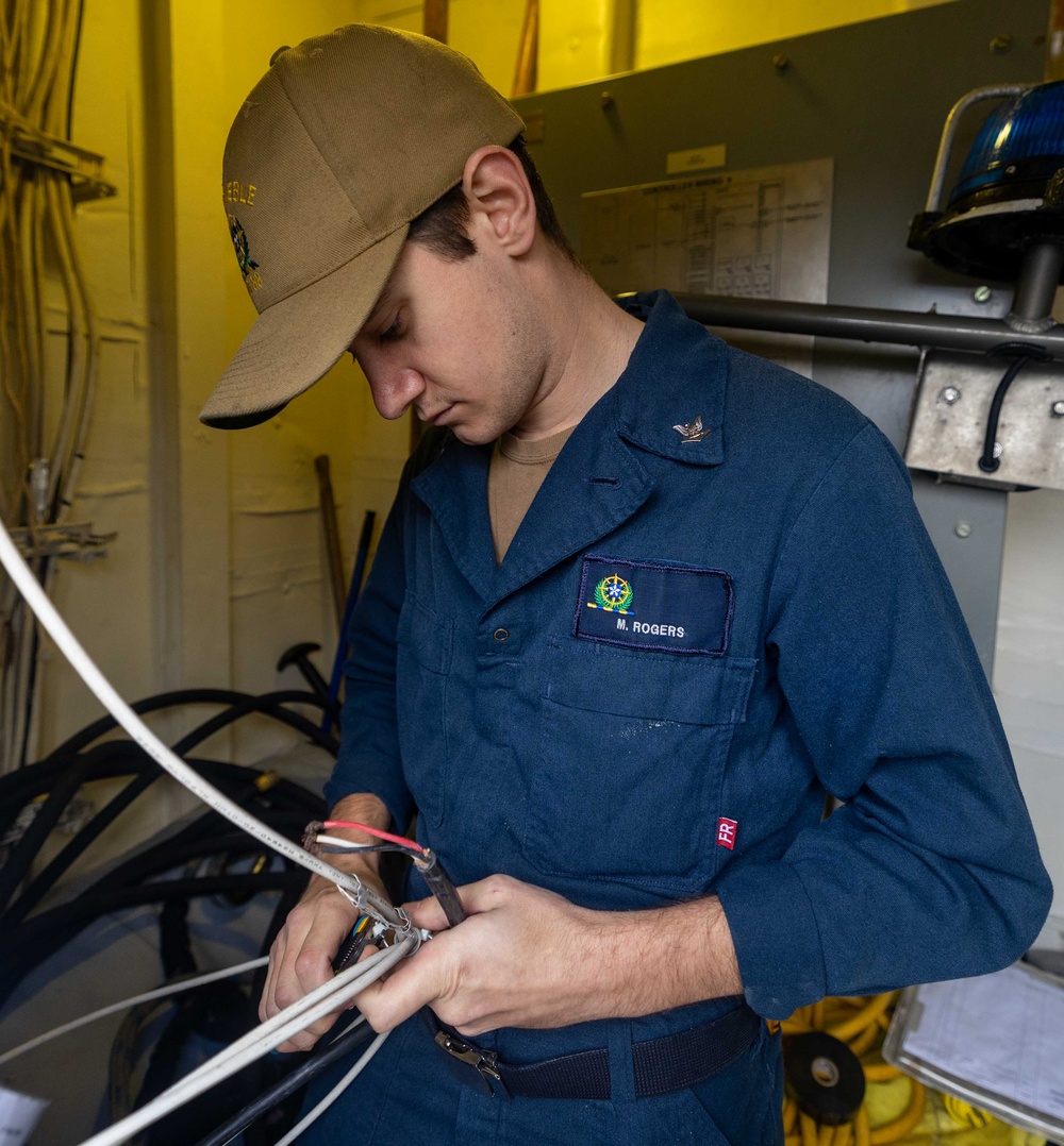 USS Preble (DDG 88) Electrical Maintenance