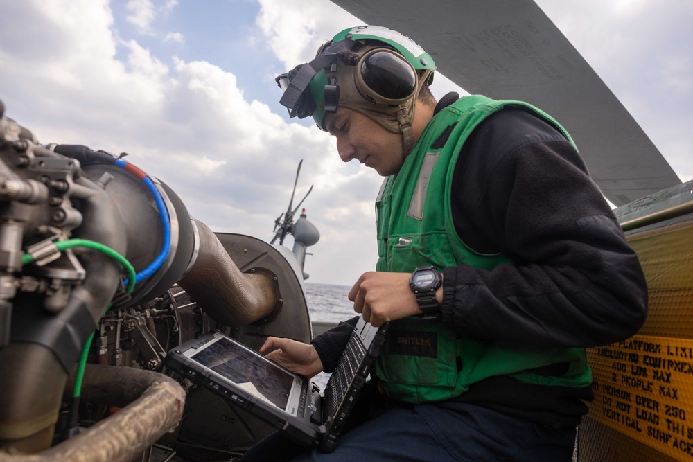 USS Preble (DDG 88) MH-60R Sea Hawk Engine Maintenance