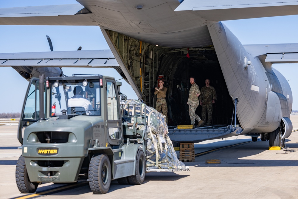 U.S. Army South contingency command post deploys to support migrant holding operations