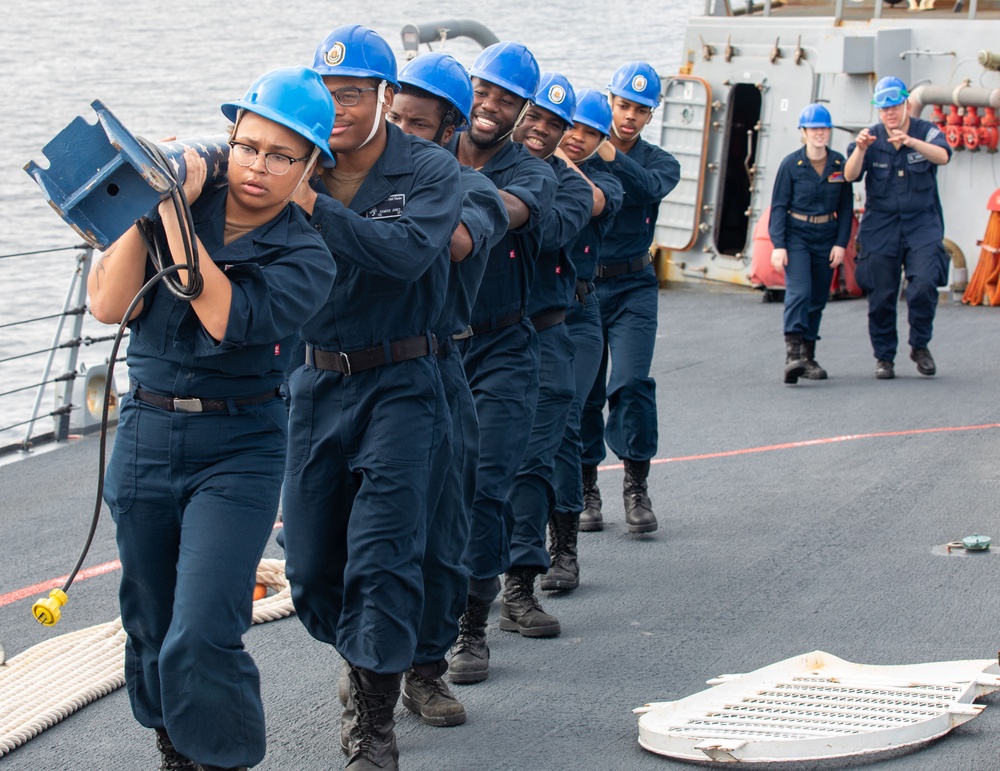 USS Benfold Arrives at Subic Bay