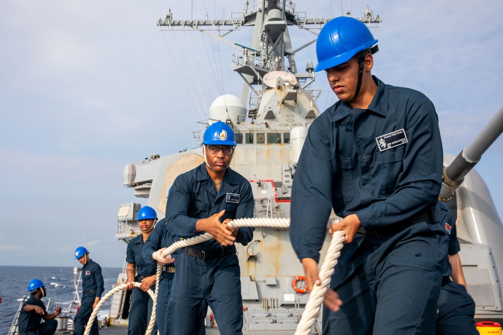 USS Benfold Arrives at Subic Bay