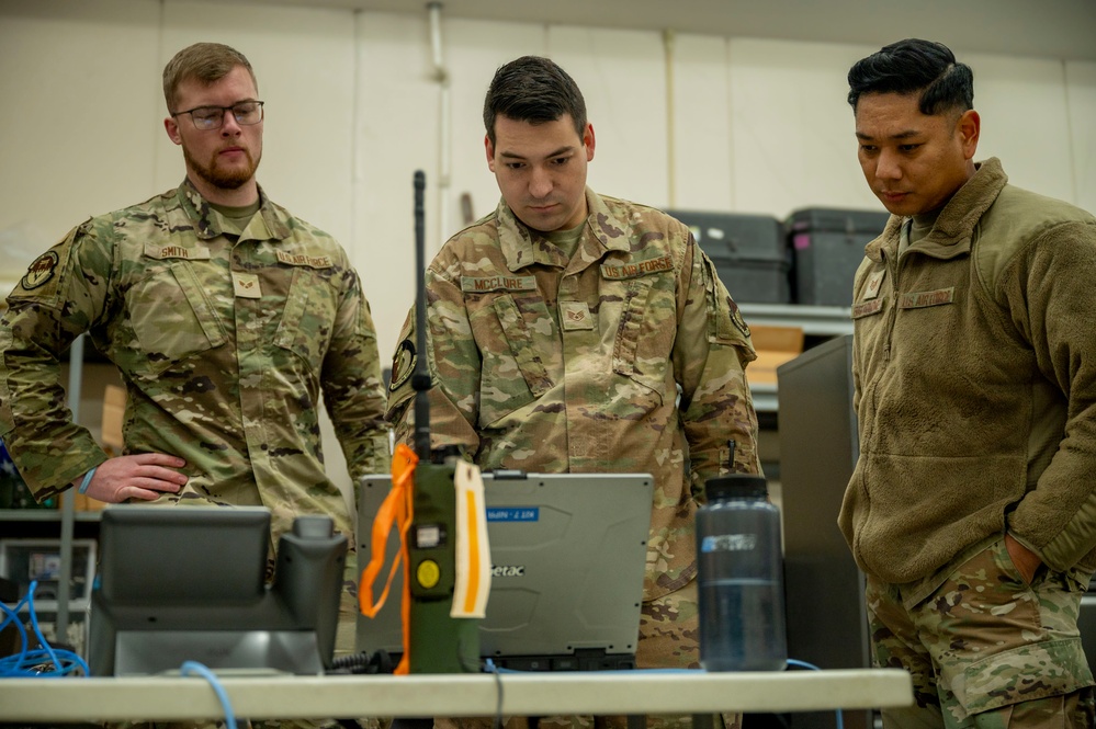 374 CS hosts first ever CFAK 101 course