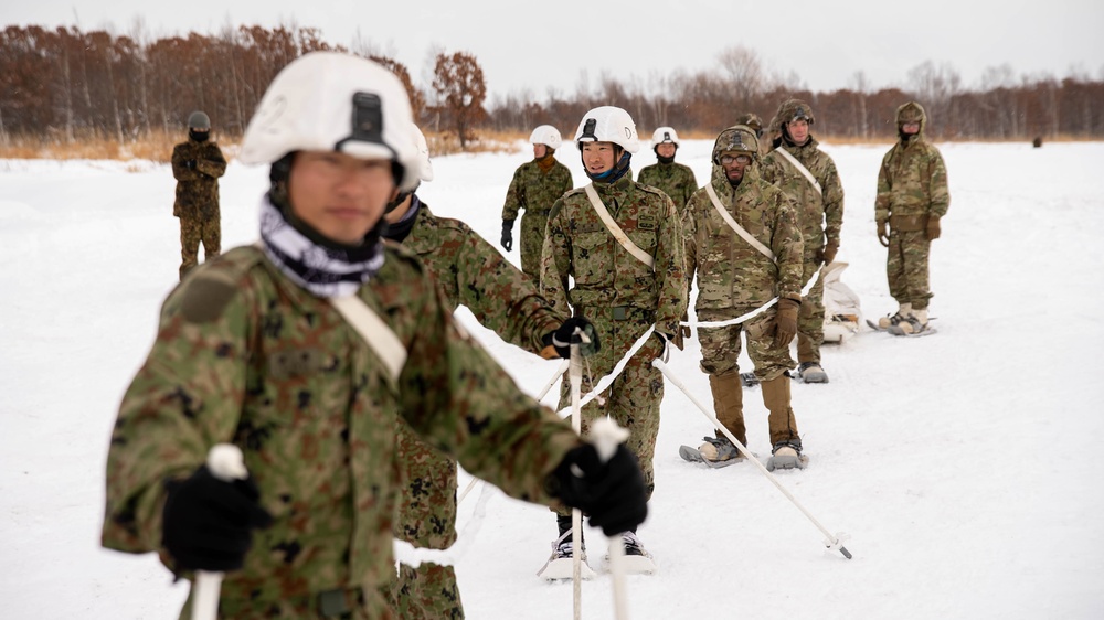 U.S. Army and JGSDF Soldiers Prepare for a Four-Leg Relay Race