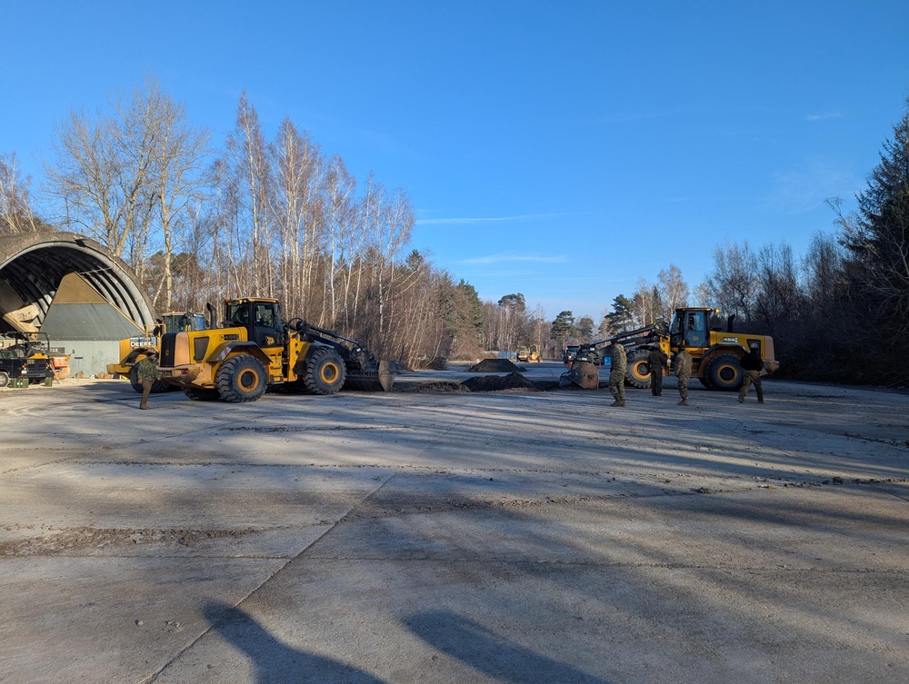 NMCB1 attends Crushed Stone Crater Repair Course