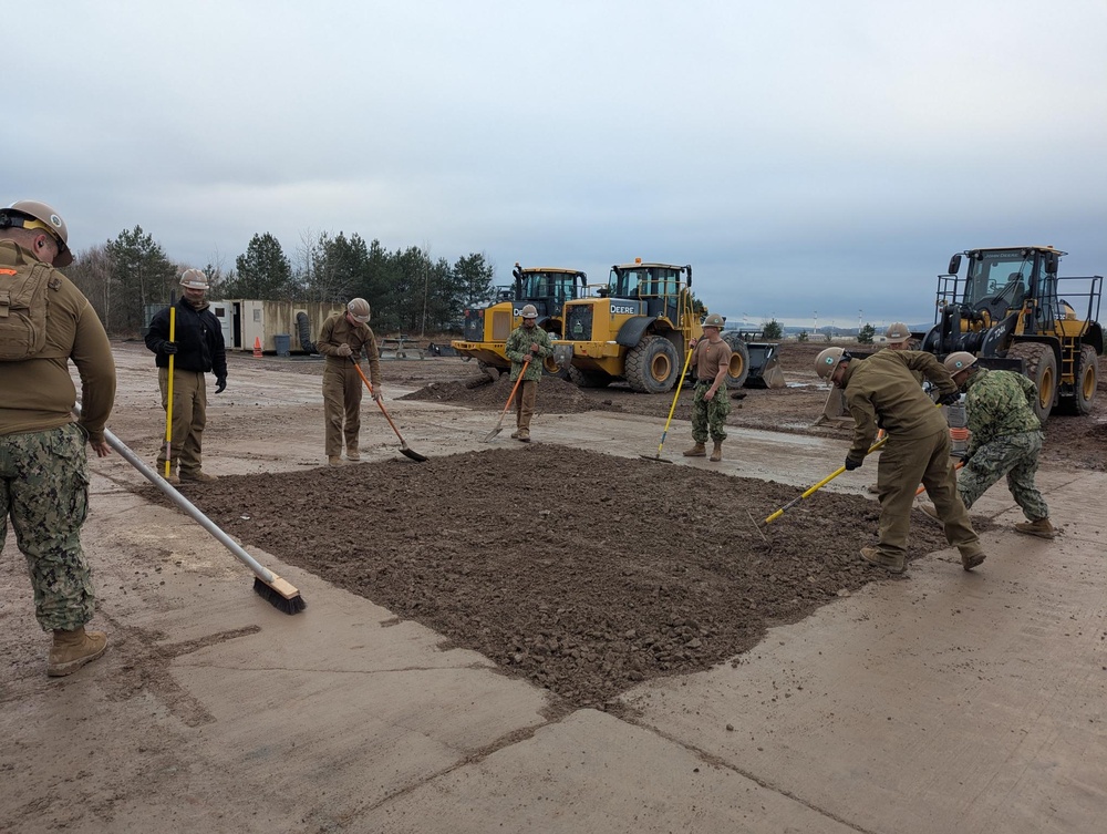 NMCB1 attends Crushed Stone Crater Repair Course