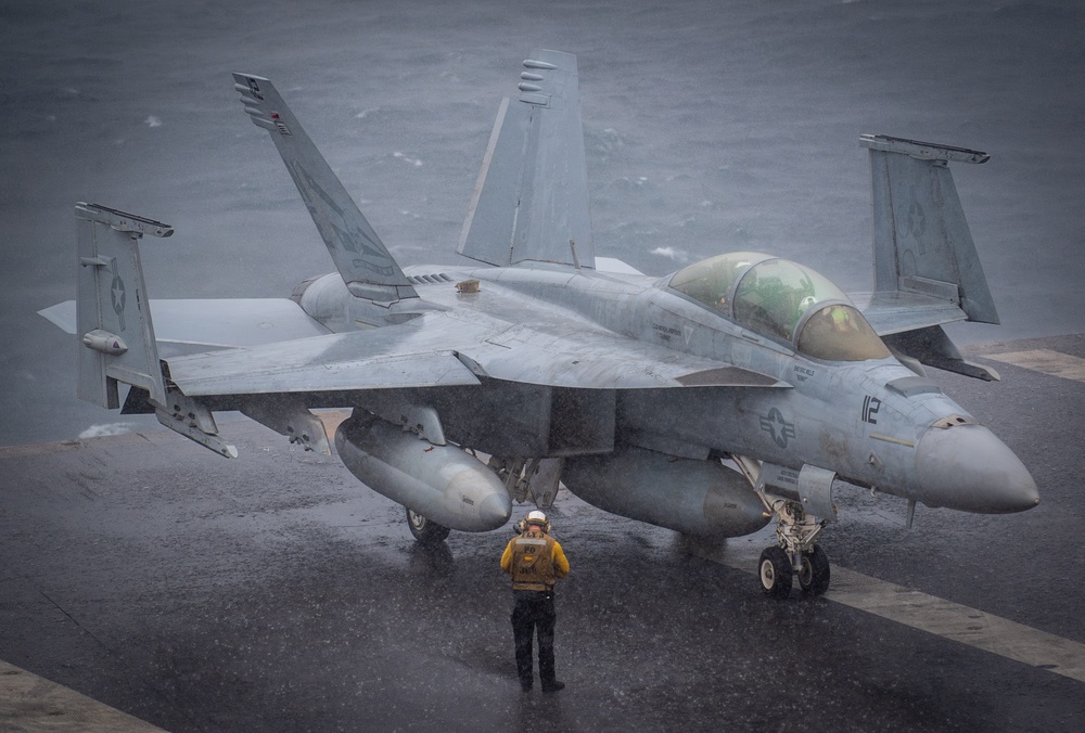 USS Carl Vinson (CVN 70) Conducts Routine Flight Operations in the South China Sea